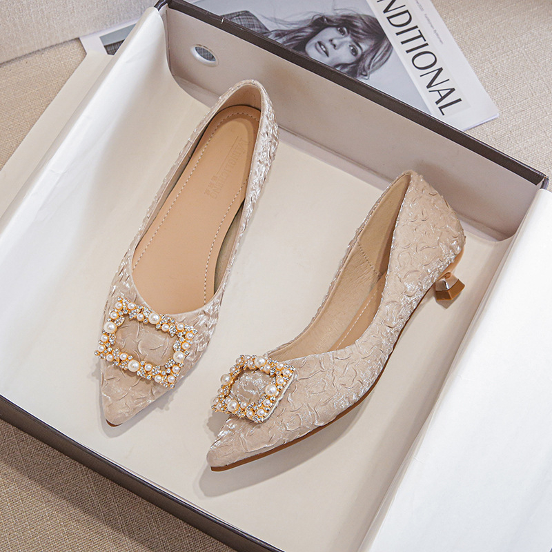 Ivory Textured Satin Pointed T - Women'S Shoes And Accessories recension och pris